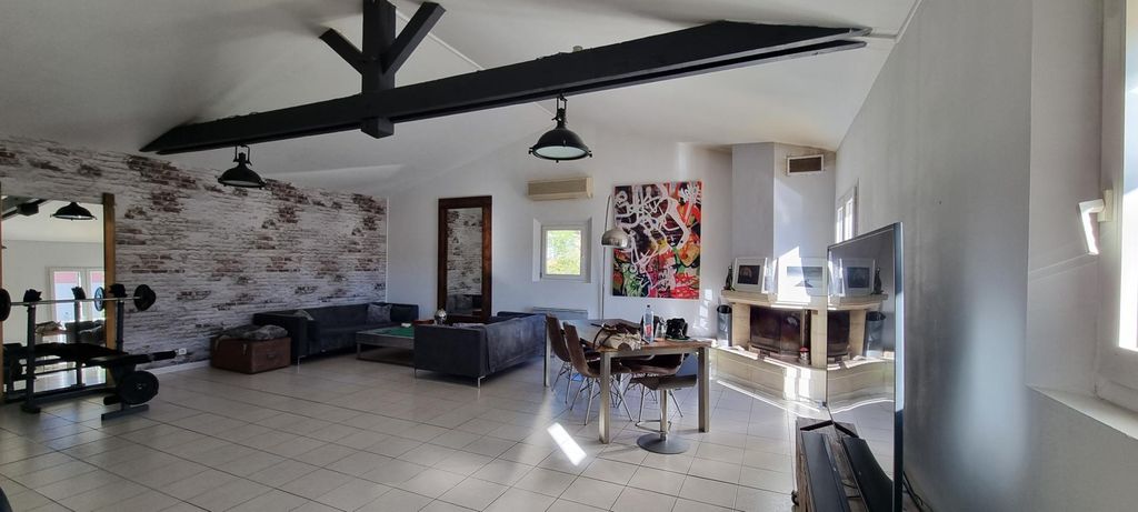 Achat loft à vendre 4 pièces 115 m² - Éguilles