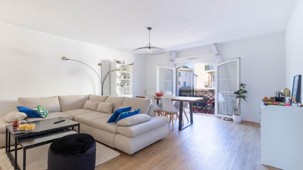 Achat appartement à vendre 3 pièces 65 m² - Roquebrune-sur-Argens