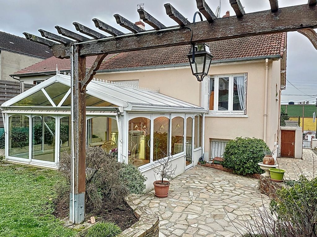 Achat maison à vendre 3 chambres 147 m² - Montluçon