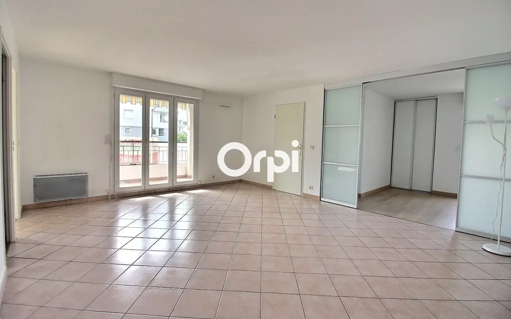 Achat appartement à vendre 4 pièces 79 m² - Viry-Châtillon