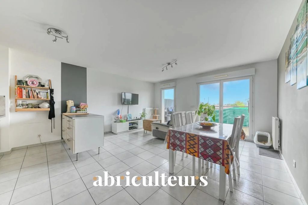 Achat appartement à vendre 2 pièces 66 m² - Vaulx-en-Velin