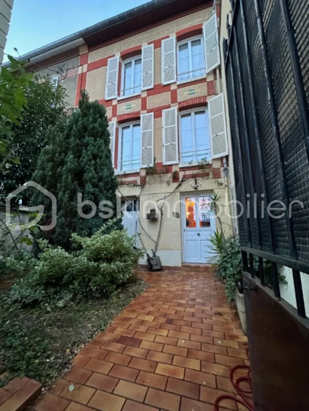 Achat maison à vendre 4 chambres 126 m² - Épernay