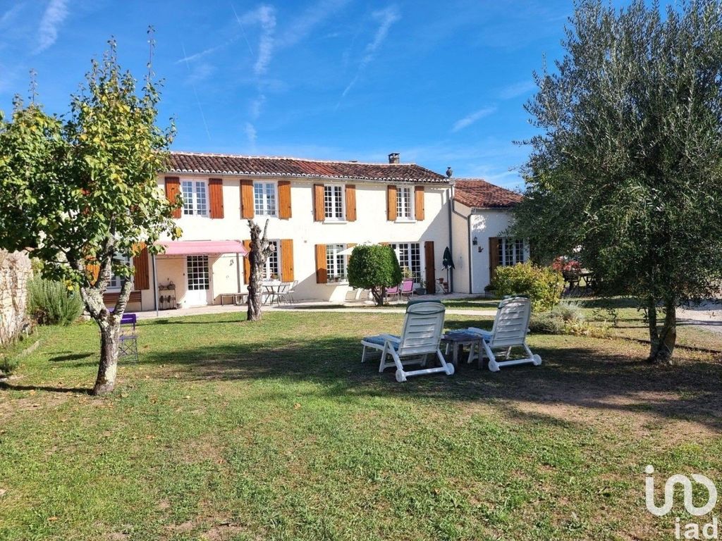 Achat maison à vendre 5 chambres 256 m² - Sigogne