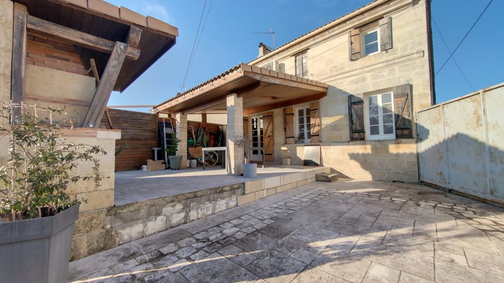 Achat maison à vendre 3 chambres 152 m² - Les Artigues-de-Lussac