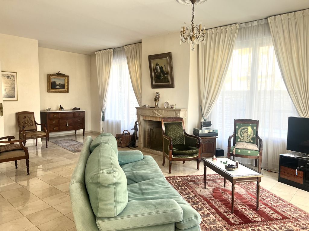 Achat maison à vendre 4 chambres 295 m² - Dijon