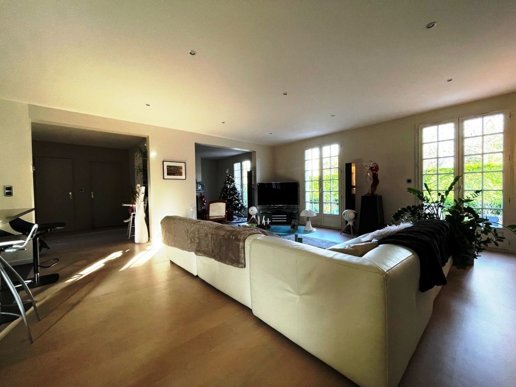 Achat maison à vendre 6 chambres 232 m² - Saint-Jean-le-Blanc