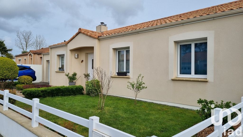 Achat maison à vendre 3 chambres 125 m² - La Marne