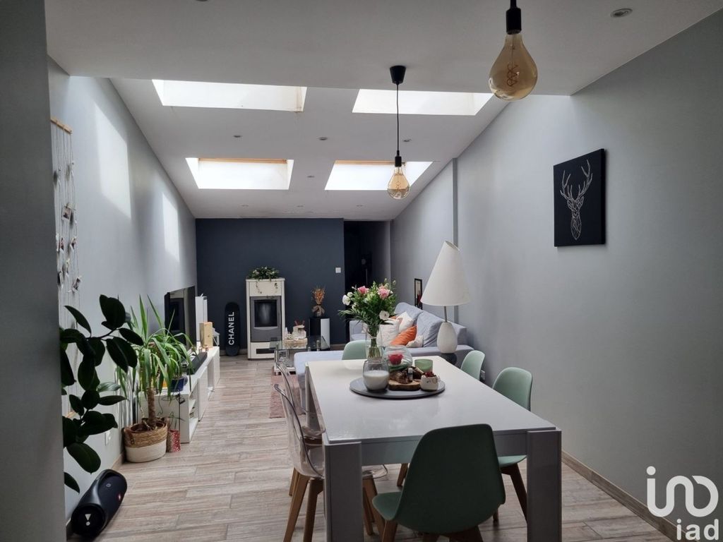 Achat maison à vendre 2 chambres 121 m² - Rouillac