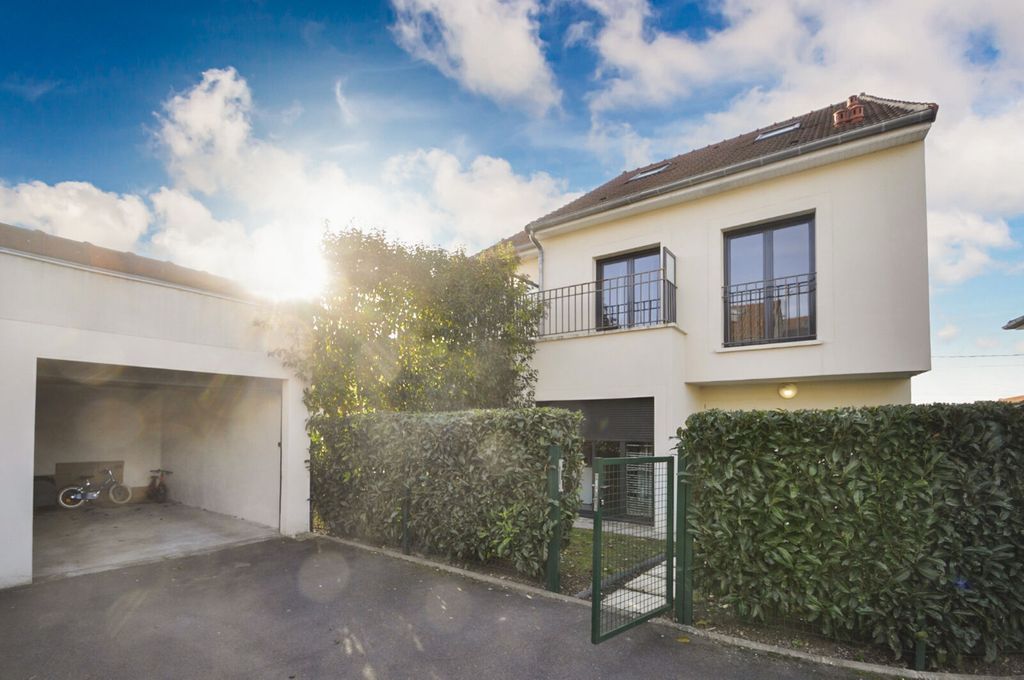 Achat maison à vendre 5 chambres 125 m² - Chennevières-sur-Marne
