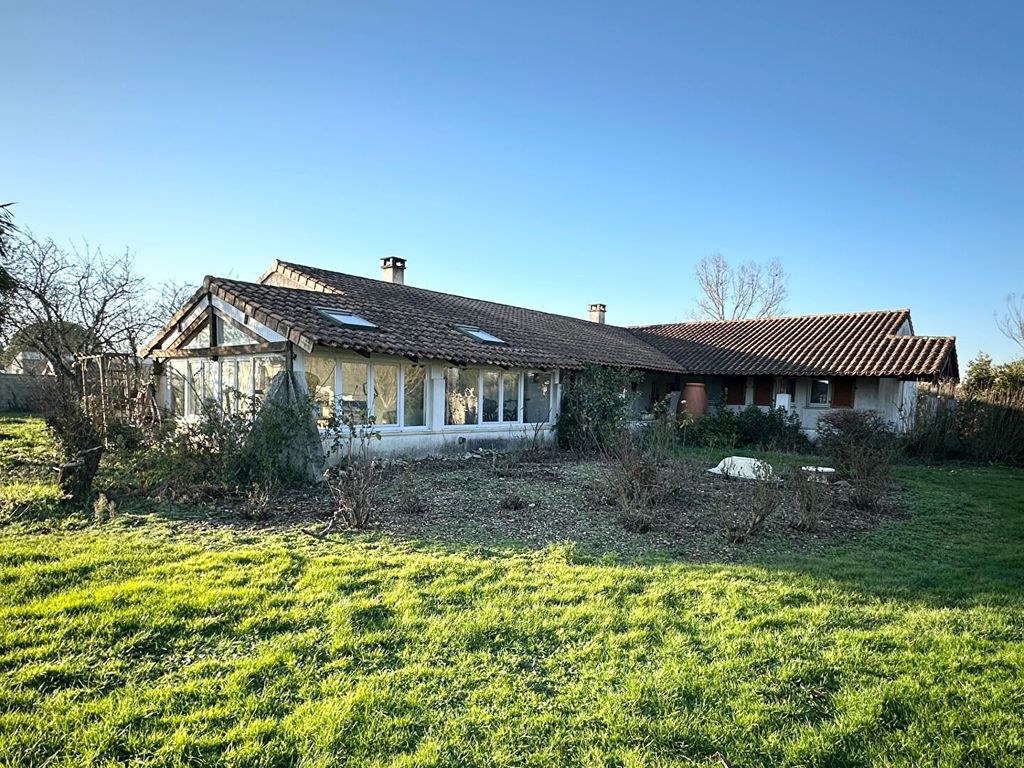 Achat maison à vendre 4 chambres 167 m² - Sainte-Radégonde-des-Noyers