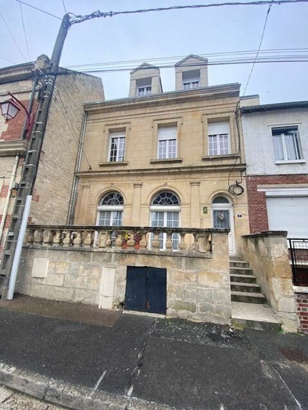 Achat maison à vendre 4 chambres 190 m² - Anizy-le-Château
