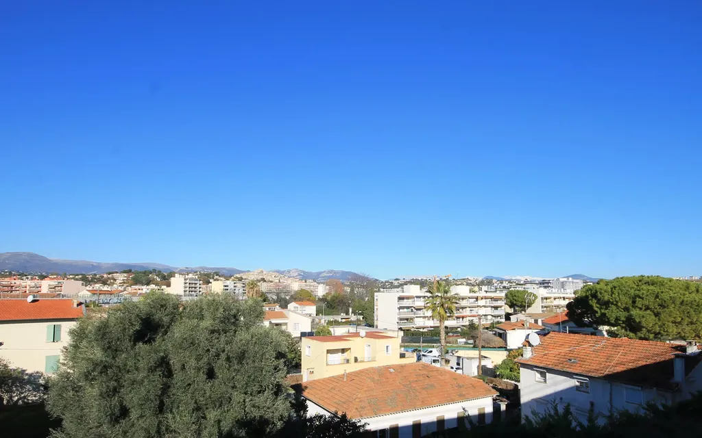 Achat appartement à vendre 3 pièces 94 m² - Cagnes-sur-Mer