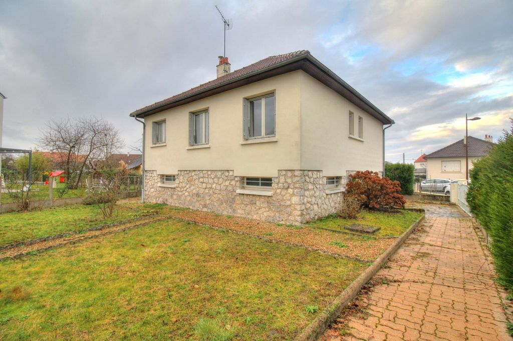 Achat maison à vendre 3 chambres 77 m² - Fleury-les-Aubrais