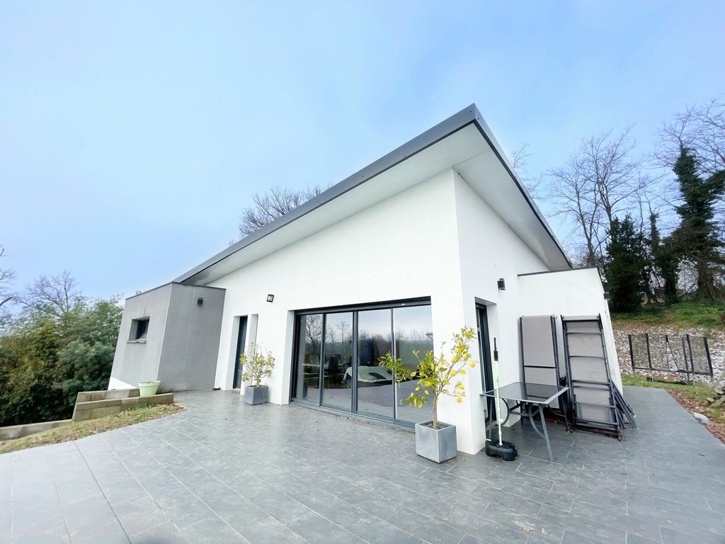 Achat maison à vendre 5 chambres 199 m² - Saint-Laurent-de-Gosse