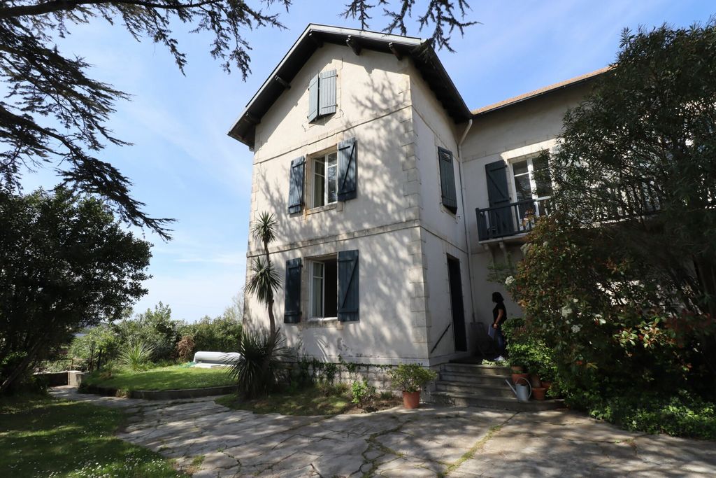Achat maison à vendre 6 chambres 260 m² - Boucau