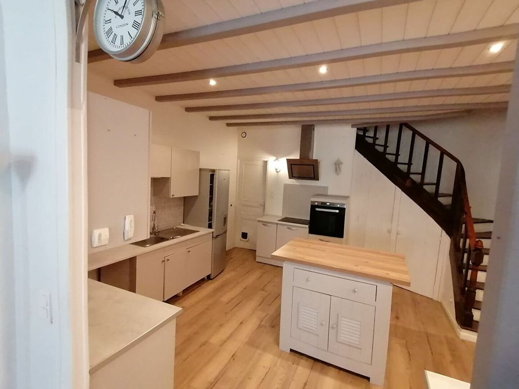 Achat maison à vendre 3 chambres 139 m² - Neuville-de-Poitou