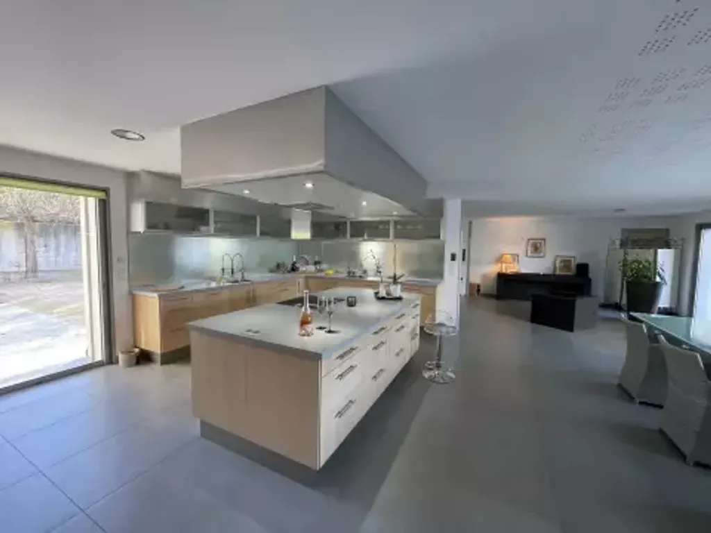 Achat maison à vendre 2 chambres 289 m² - Figanières