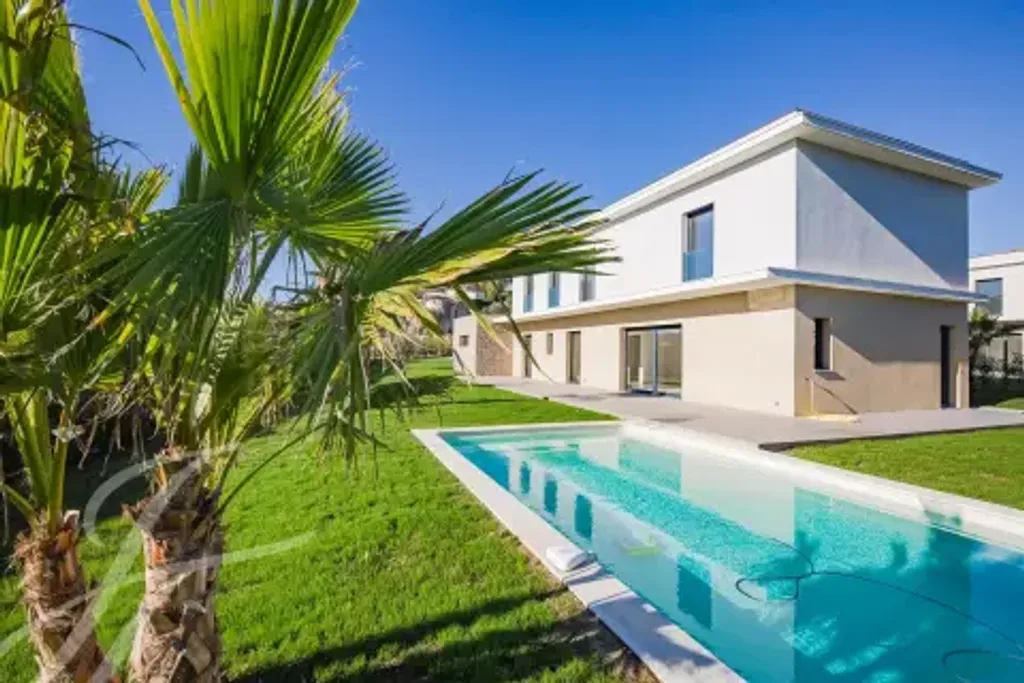 Achat maison à vendre 4 chambres 182 m² - Mougins