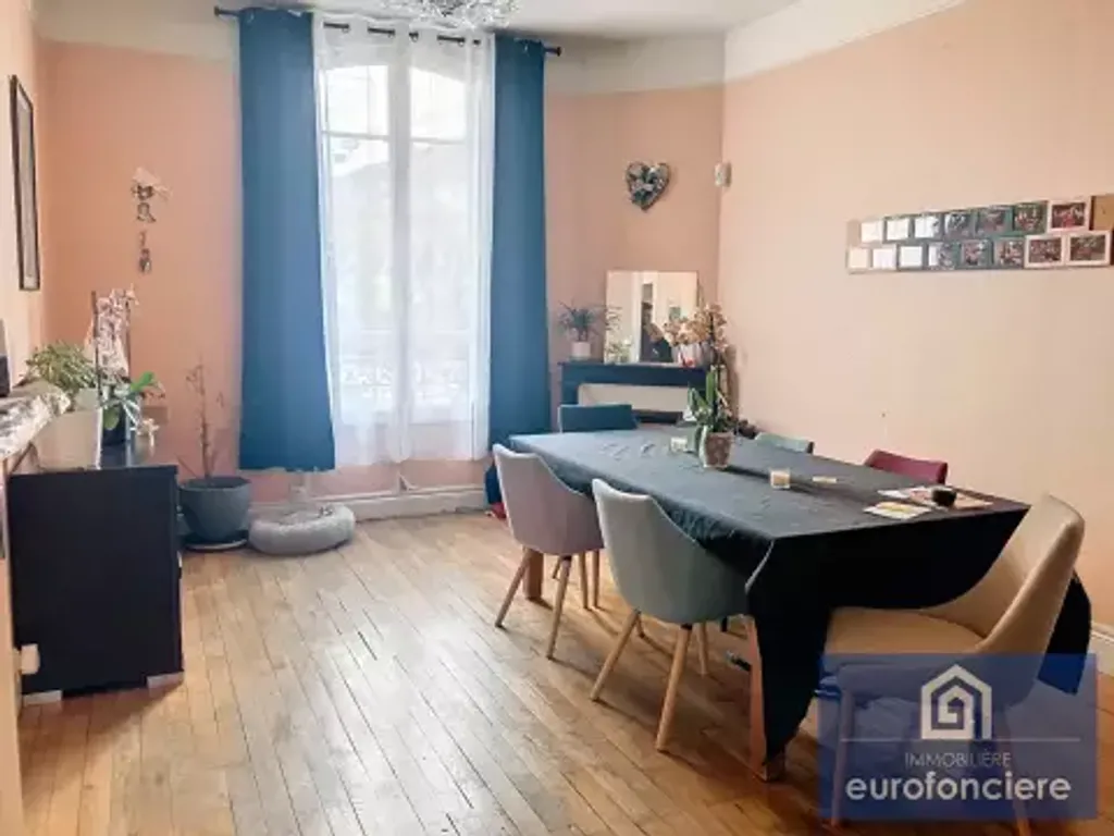 Achat maison à vendre 5 chambres 159 m² - Fontaine-les-Grès