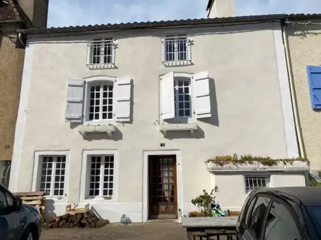 Achat maison à vendre 5 chambres 263 m² - Sauveterre-de-Béarn