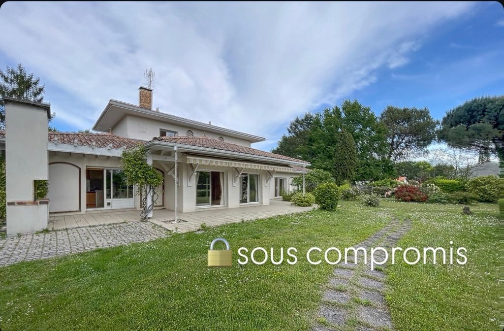 Achat maison à vendre 4 chambres 235 m² - Andernos-les-Bains