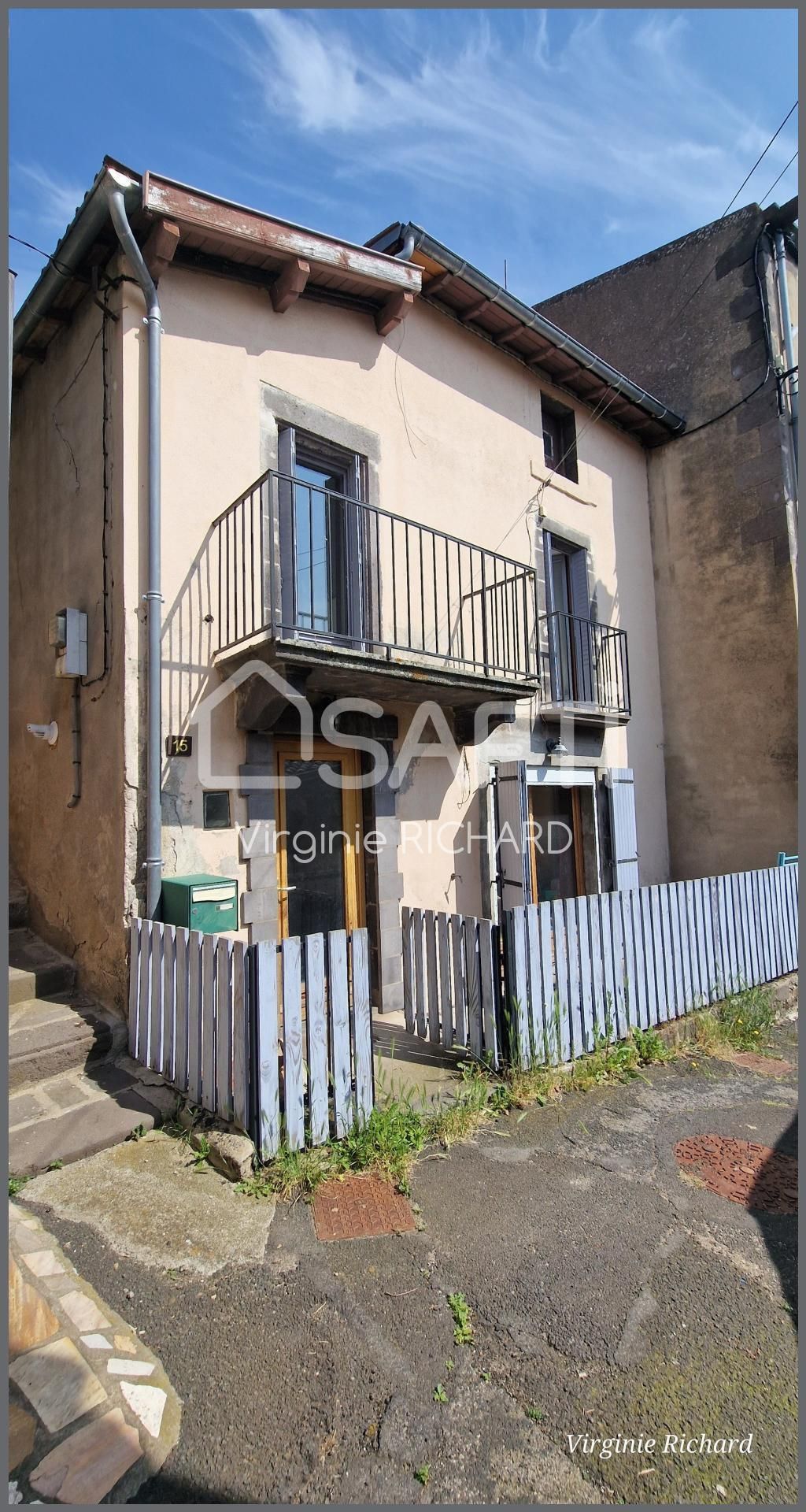 Achat maison à vendre 2 chambres 71 m² - Volvic