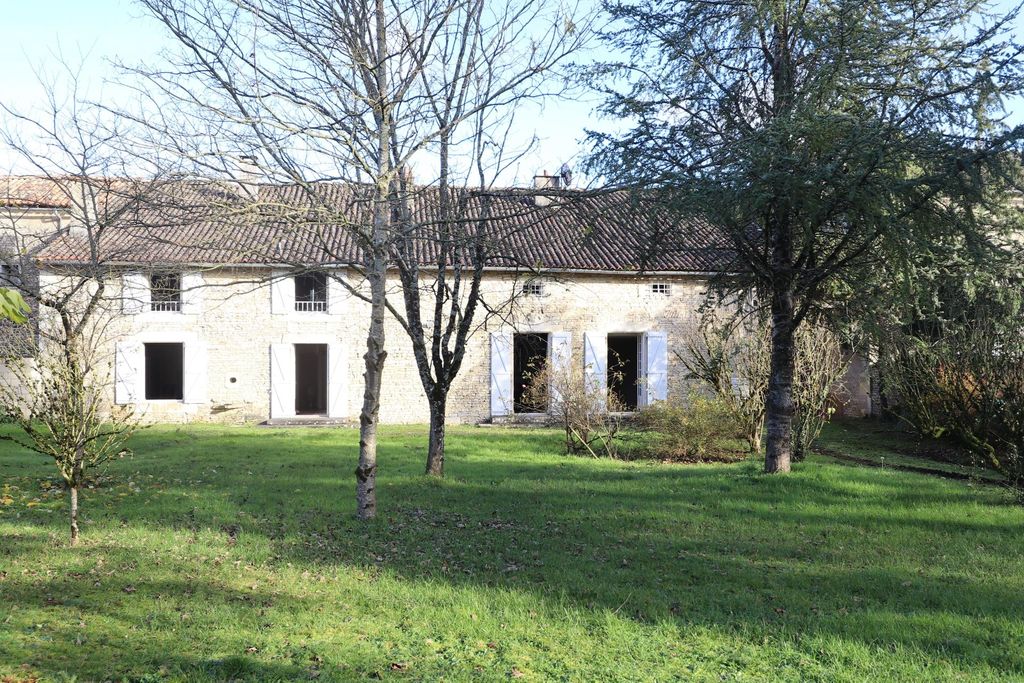 Achat maison à vendre 4 chambres 266 m² - Limalonges