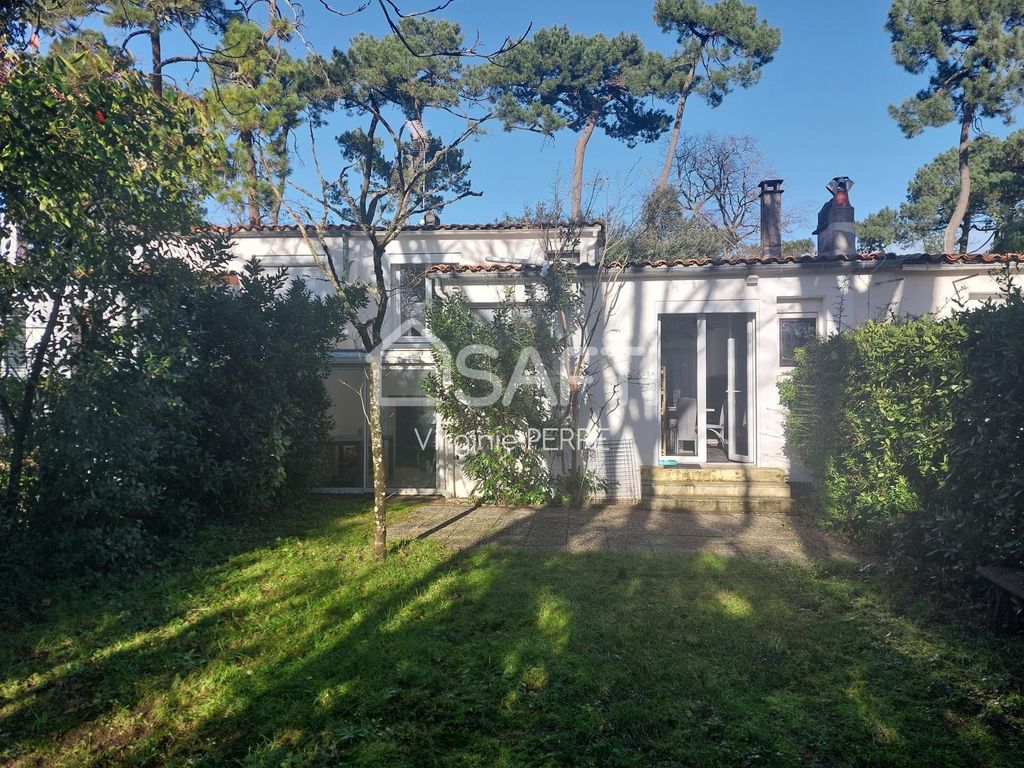 Achat maison à vendre 2 chambres 95 m² - Royan