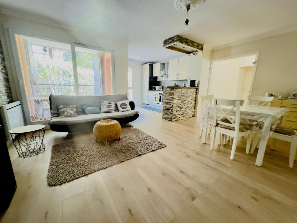 Achat appartement à vendre 3 pièces 70 m² - Grasse