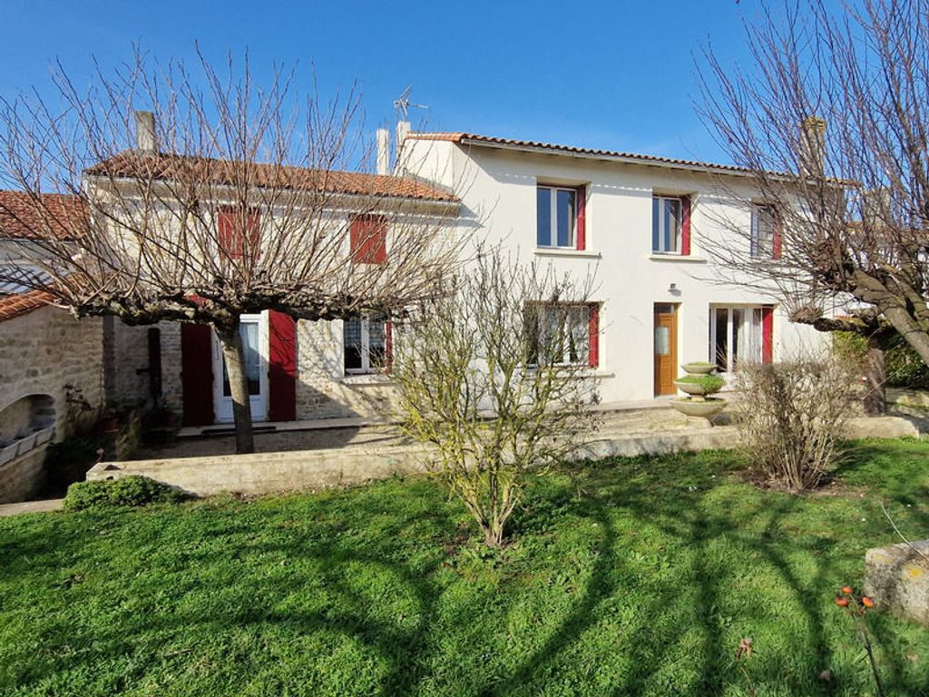Achat maison à vendre 4 chambres 152 m² - Tonnay-Charente