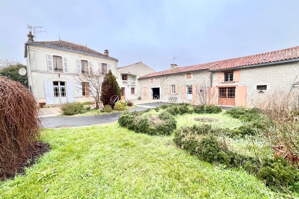 Achat maison à vendre 2 chambres 140 m² - Surgères