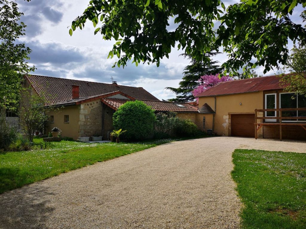 Achat maison à vendre 4 chambres 140 m² - Poitiers