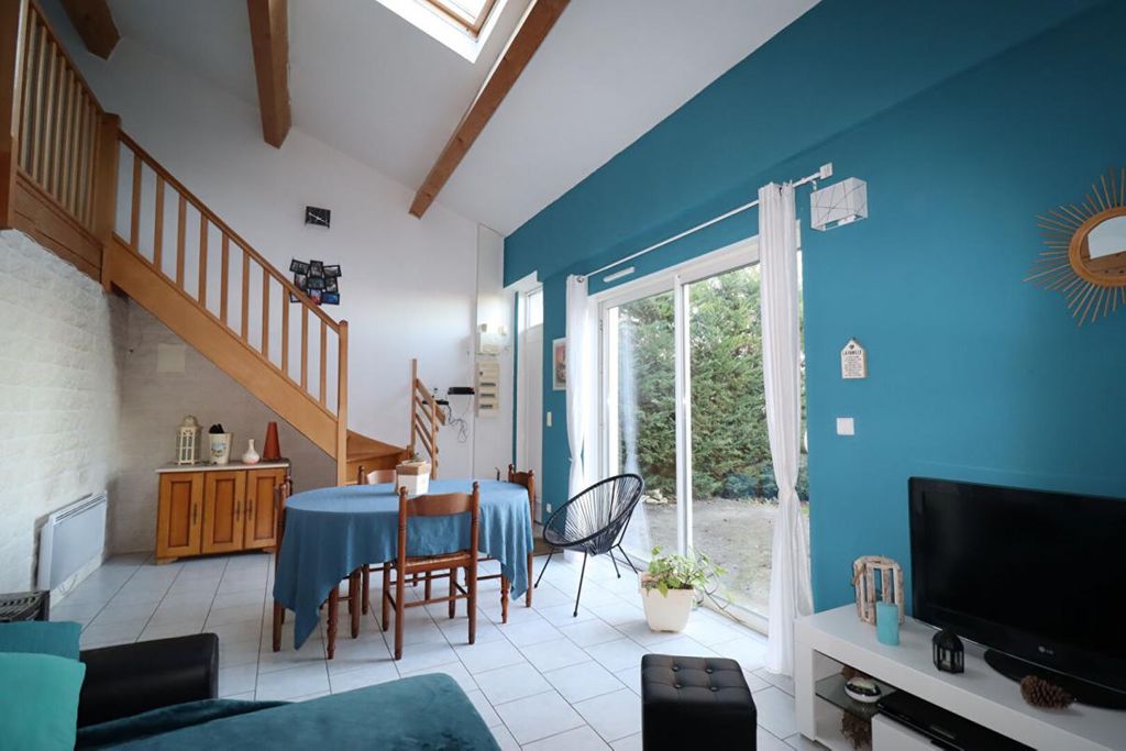 Achat maison à vendre 4 chambres 95 m² - Saint-Saturnin-du-Bois