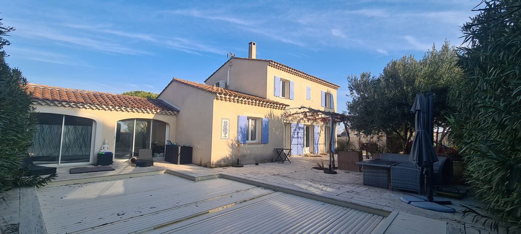 Achat maison à vendre 4 chambres 145 m² - Saint-Saturnin-lès-Avignon