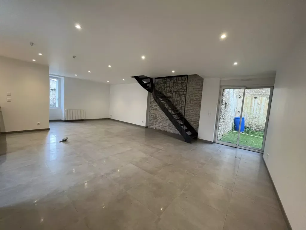 Achat maison à vendre 2 chambres 73 m² - Saint-Sauveur-d'Aunis