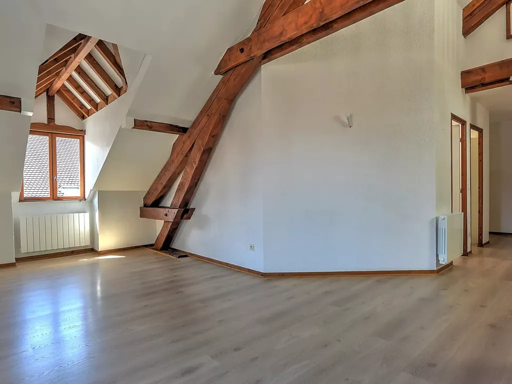 Achat appartement à vendre 4 pièces 94 m² - La Roche-sur-Foron