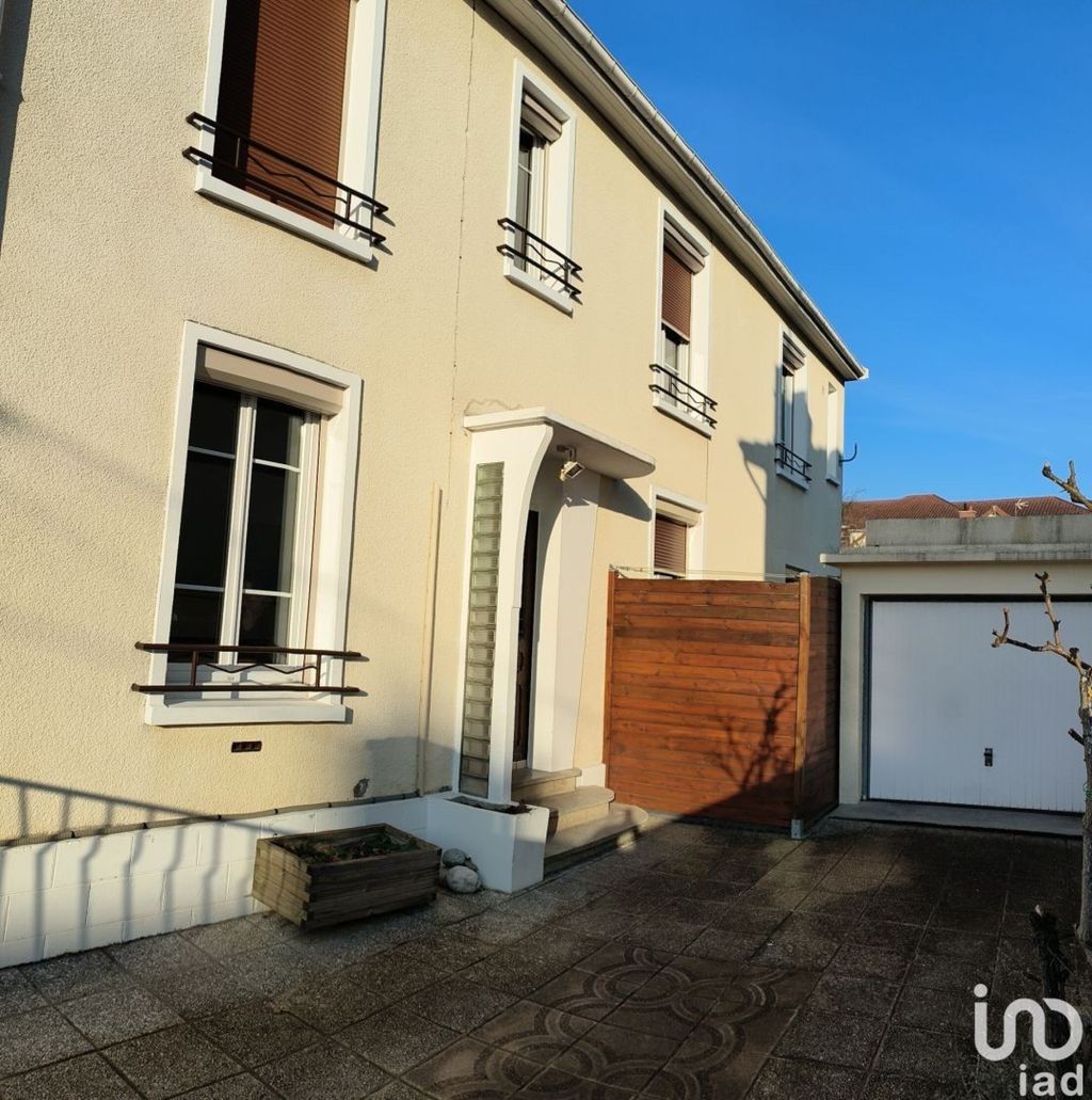 Achat maison à vendre 3 chambres 97 m² - Sainte-Savine