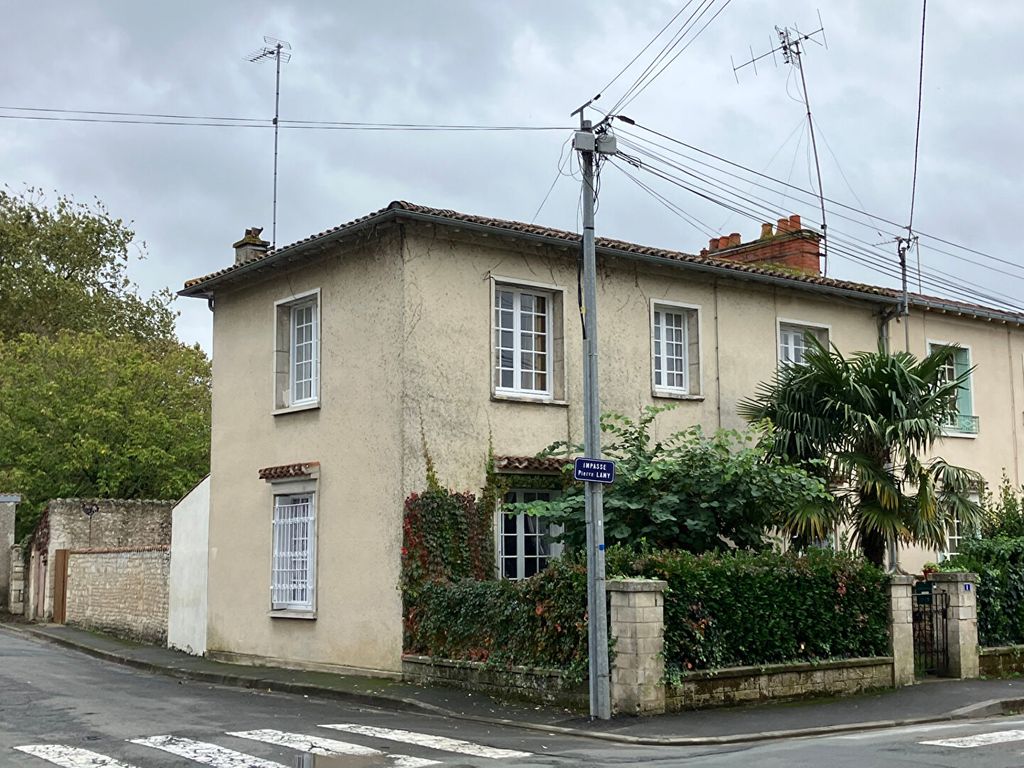 Achat maison à vendre 3 chambres 106 m² - Fontenay-le-Comte