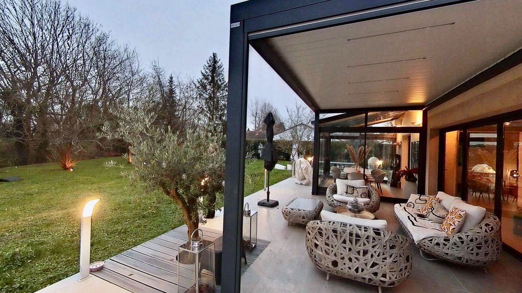 Achat maison à vendre 5 chambres 200 m² - Louveciennes