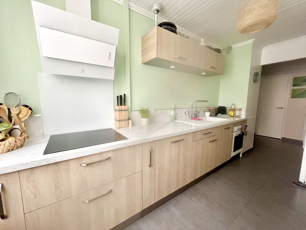 Achat appartement à vendre 4 pièces 82 m² - Marignane