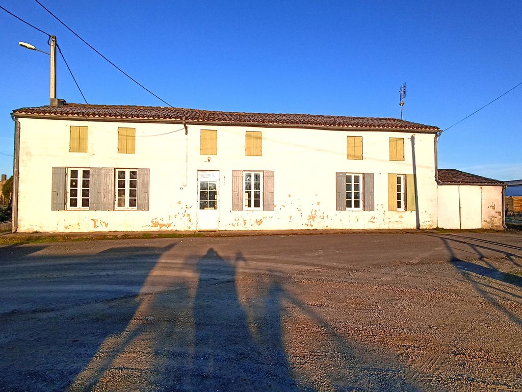 Achat maison à vendre 3 chambres 119 m² - Saint-André-de-Lidon