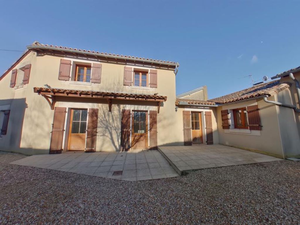 Achat maison à vendre 2 chambres 95 m² - Saint-Martin-la-Pallu