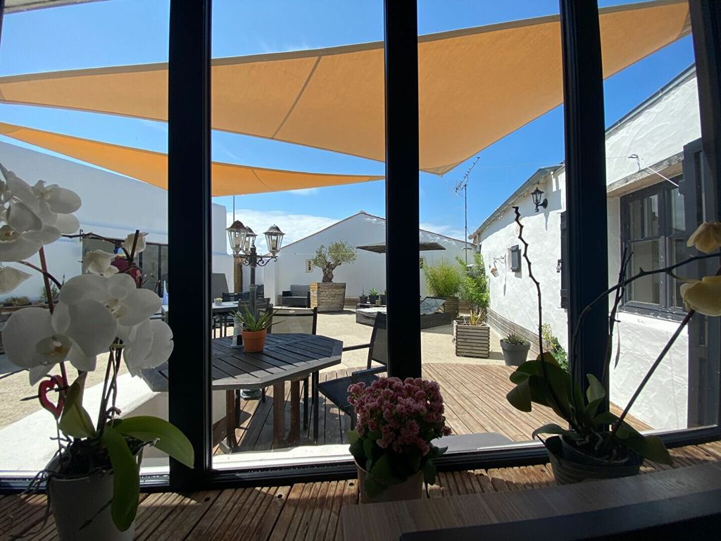 Achat maison à vendre 4 chambres 140 m² - Saint-Nazaire-sur-Charente