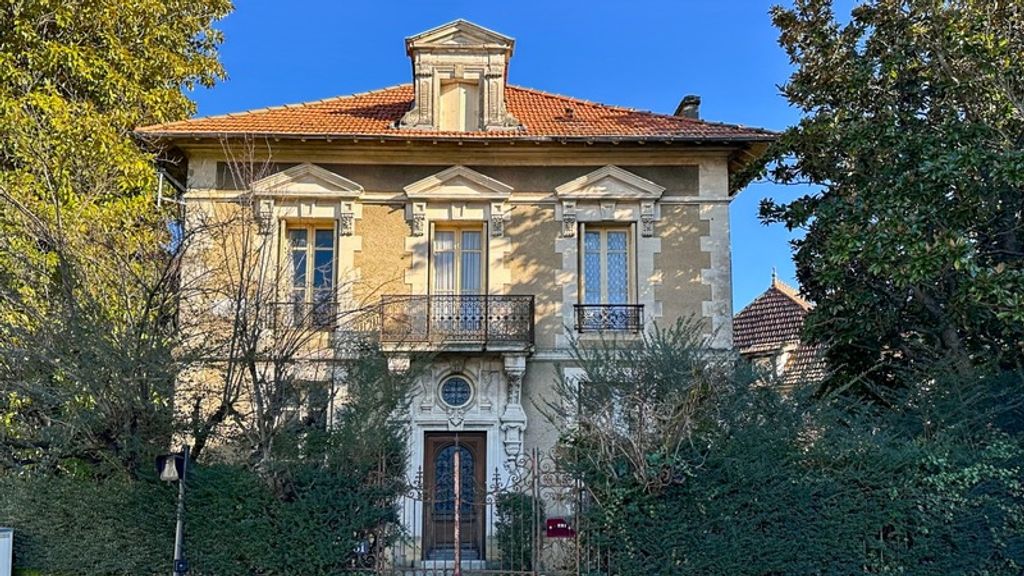 Achat maison à vendre 6 chambres 227 m² - Bergerac