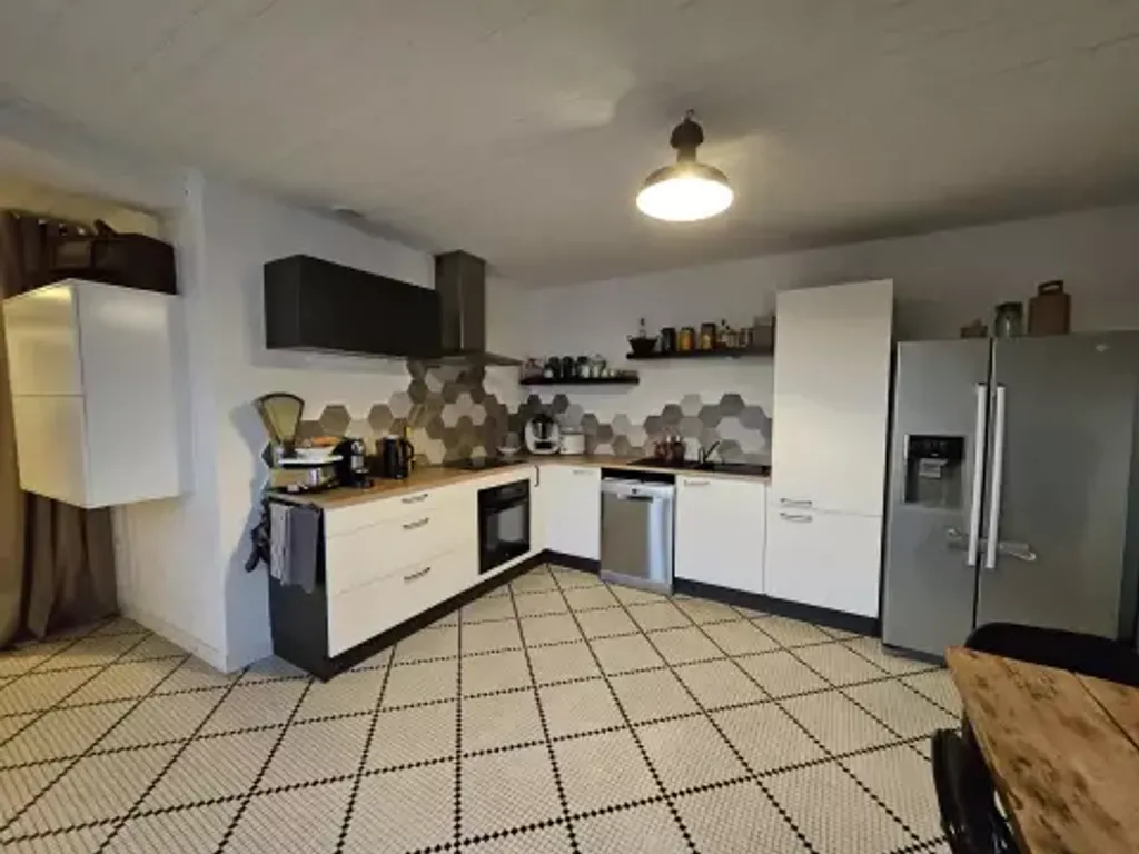 Achat maison à vendre 3 chambres 102 m² - La Chapelle-Hermier