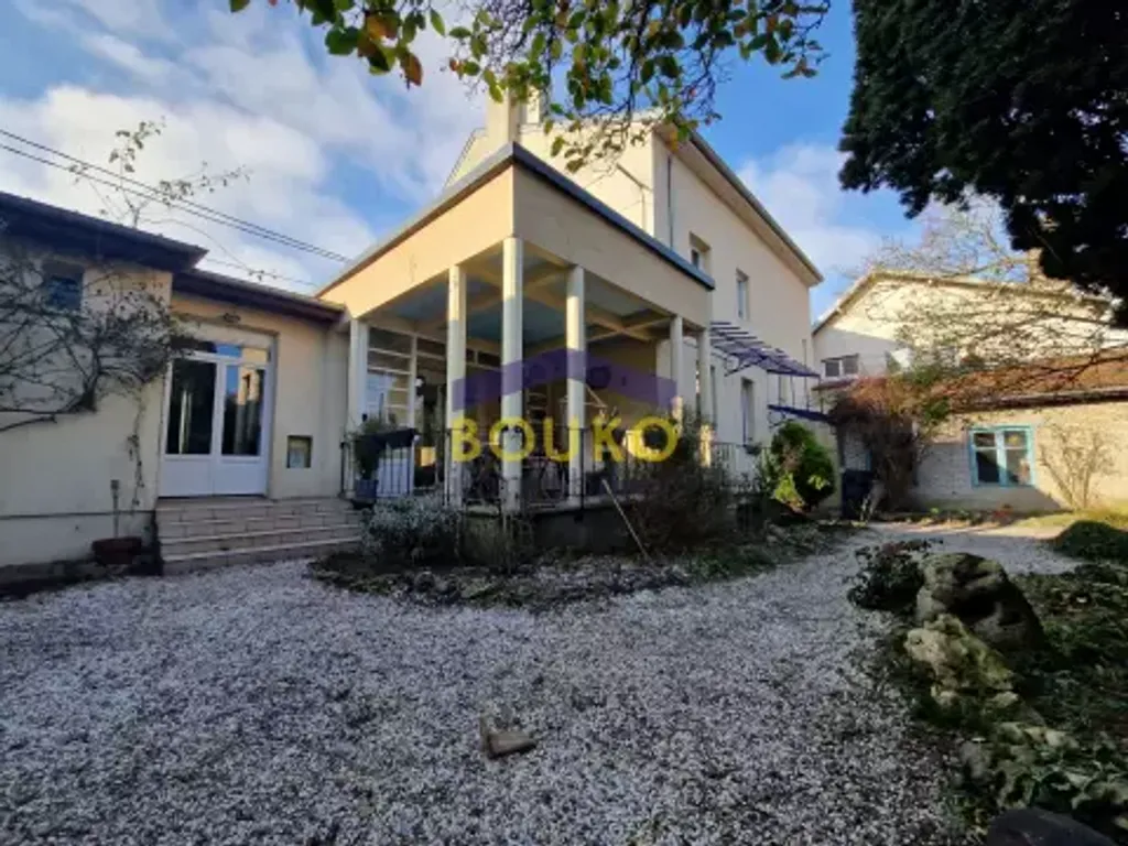 Achat maison à vendre 6 chambres 240 m² - Lunéville