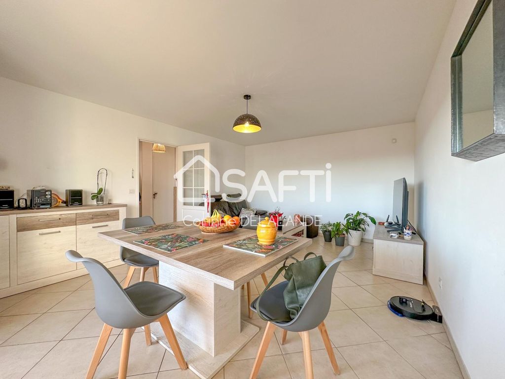 Achat appartement à vendre 3 pièces 66 m² - Saint-Laurent-du-Var