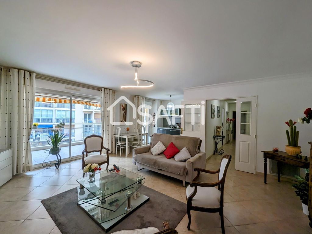 Achat appartement à vendre 3 pièces 85 m² - Saint-Raphaël