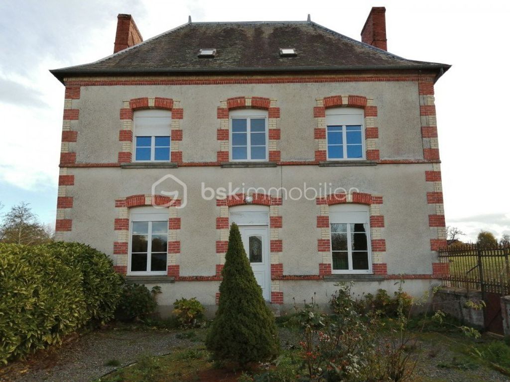 Achat maison à vendre 4 chambres 143 m² - Montreuil-Poulay