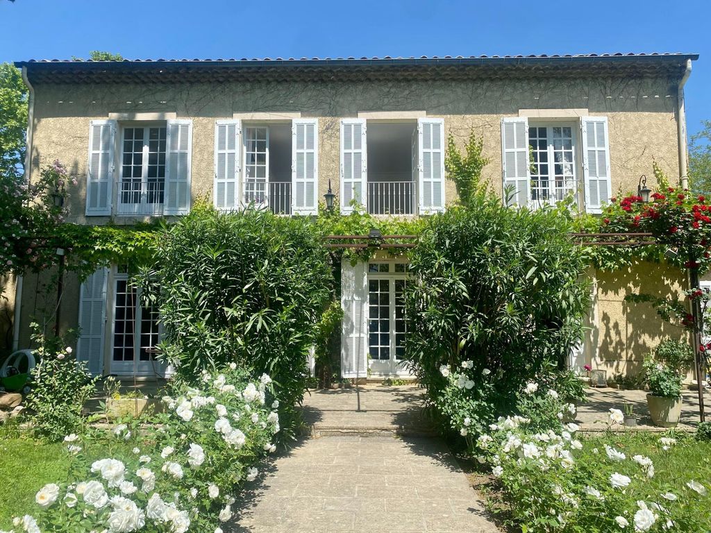 Achat maison à vendre 6 chambres 407 m² - Avignon